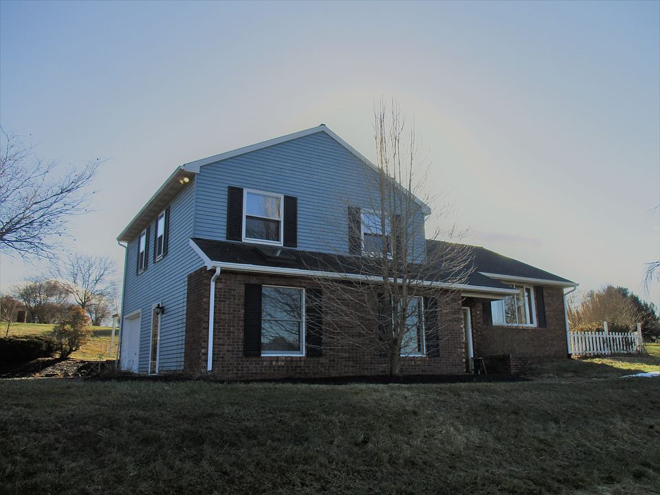 1st image of 142 Airline Dr