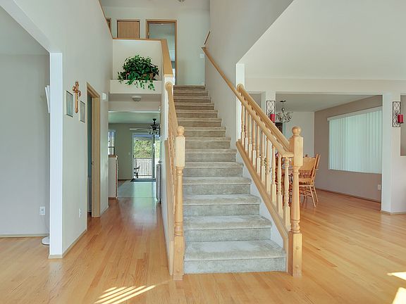4th image of 20101 75th Avenue Ct E