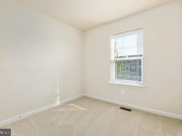 109 Splendor Garden Way — Photo 25