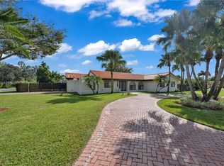 11525 SW 98th Pl, Miami, FL 33176