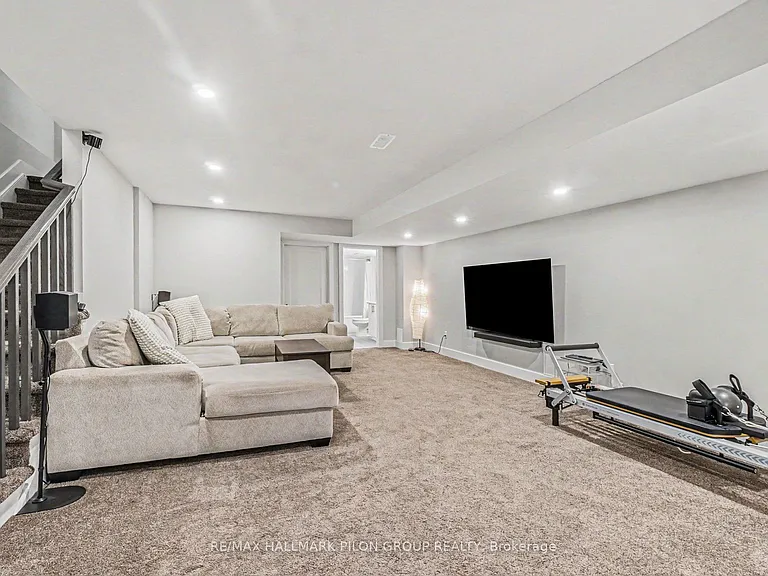 618 Mikinak Rd — Photo 26