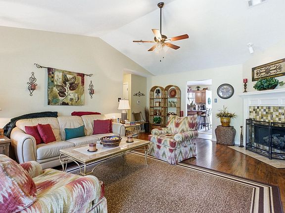 3rd image of 2624 Northshore Dr