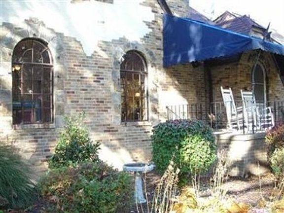 3rd image of 2372 Woodward Ave