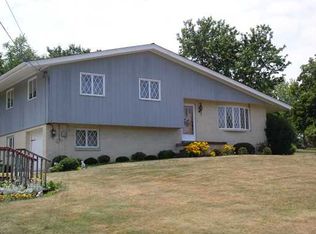 107 Striffler Rd, Sewickley, PA 15143