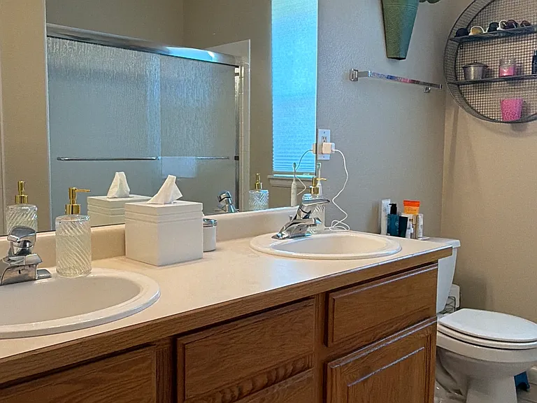 521 Shadbury Ct — Photo 14