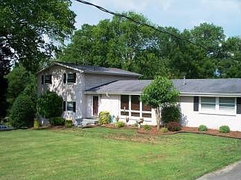 5th image of 720 S Summerfield Dr