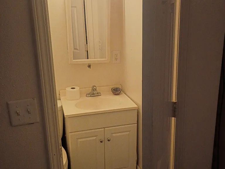 114 The Sq #B — Photo 5