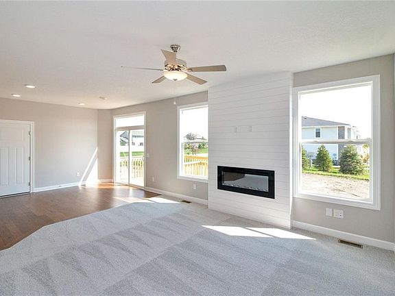 3rd image of 2305 SE Maxwell Dr