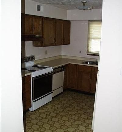 4th image of 521 N Broad St