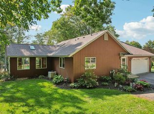 S7725 Eagle Point Dr, Merrimac, WI 53561