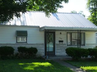 1400 Southlawn Dr, MATTOON, IL