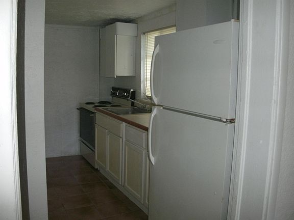 4th image of 2203 Mango Ave Unit B