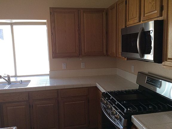 3rd image of 402 Matecumbe Way
