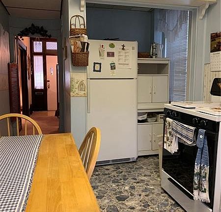 5th image of 187 Maple Ave