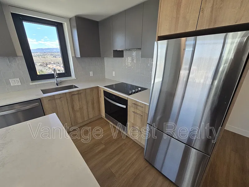 2 bed, 2.0 bath, 780 sqft, $2,450 — Photo 3