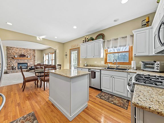 4th image of 24055 Cropland Dr