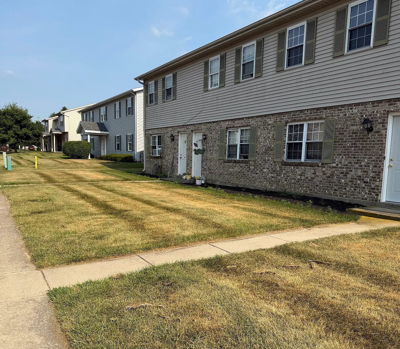 2 bed, 1.5 bath, 1050 sqft, $975 — Photo 1