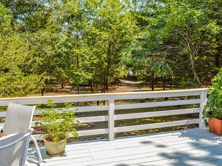 68 Springy Banks Rd — Photo 17