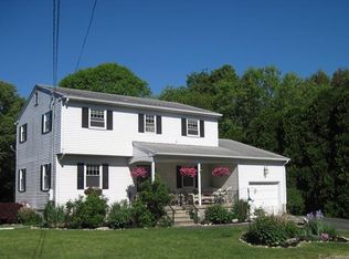 4 Wildwood Dr, Niantic, CT 06357