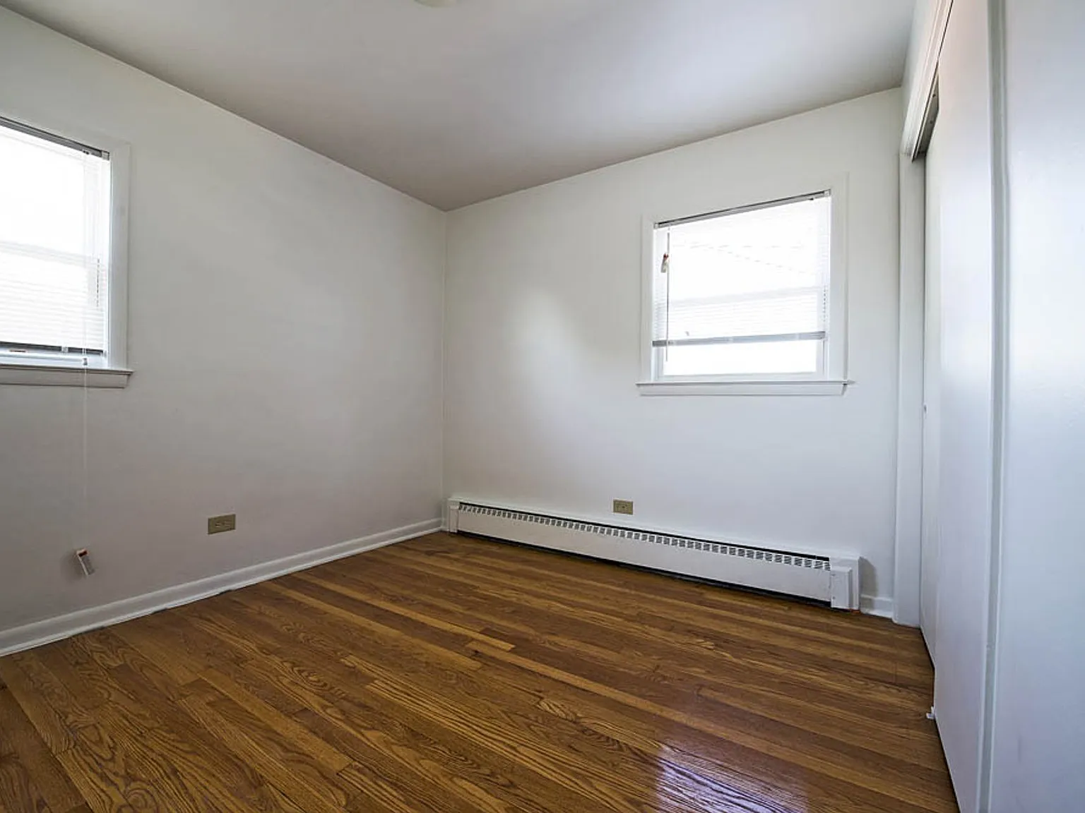 470 Gordon — Photo 4
