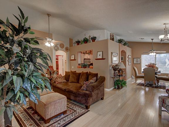 4th image of 2232 E Aire Libre Ave