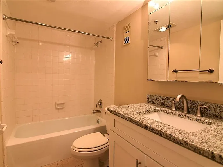 1068 E Michigan St #B — Photo 22