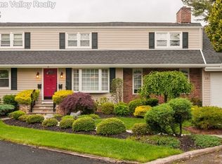 13 Ford Ct, Bergenfield, NJ 07621
