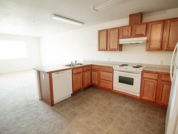2nd image of 1325-1423 N Teddy Pl #1423-3