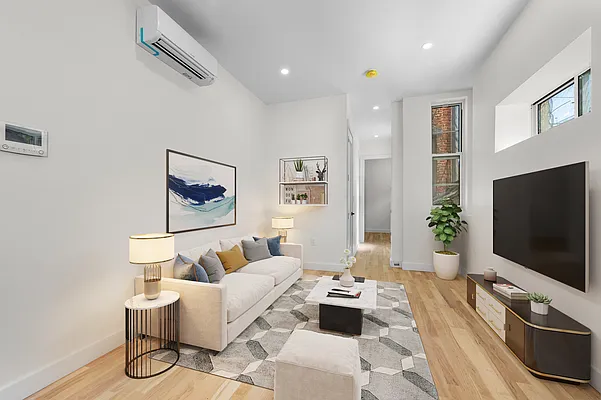 Rented by Manhattan Realty Group | media 1