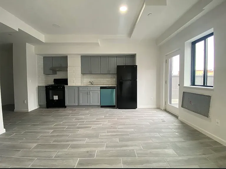 14-43 31st Ave #2B — Photo 2