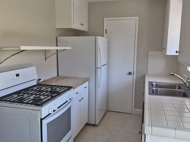 526 Piazza Dr #A — Photo 9