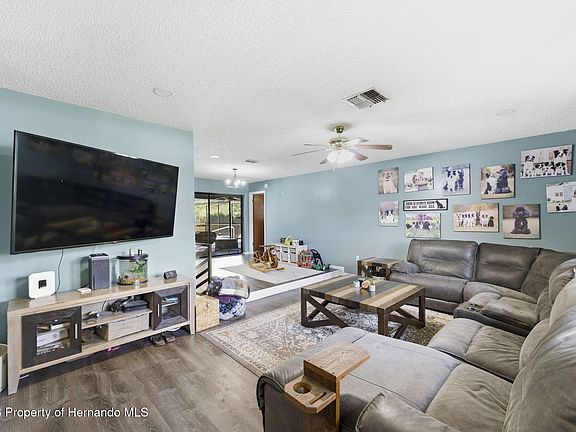 5th image of 7377 Skylark Dr