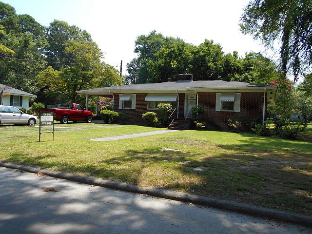 1st image of 1703 Clarksville Dr