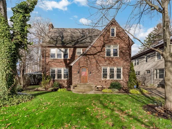528 College Ave, Niagara Falls, NY 14305