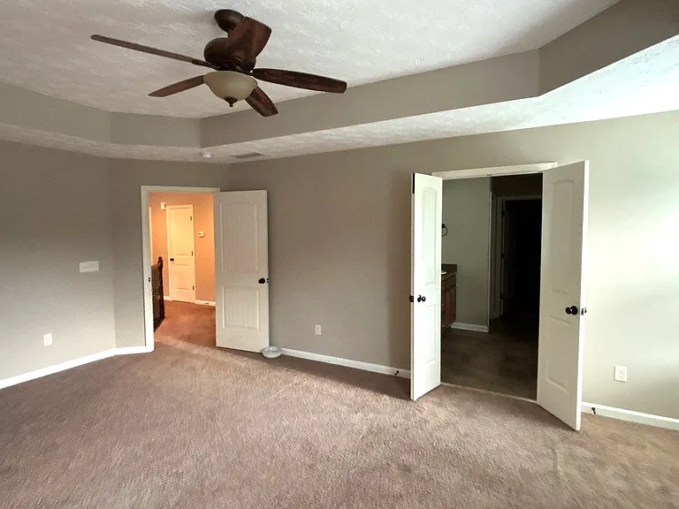 Master Bedroom (upstairs)