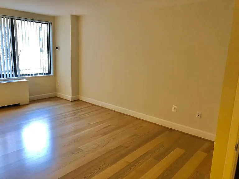 1255 New Hampshire Ave NW — Photo 5