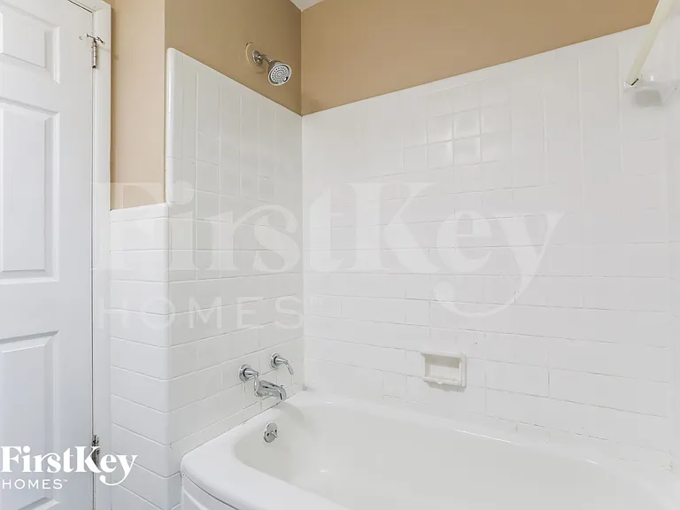 1015 Thunderbird Dr — Photo 14