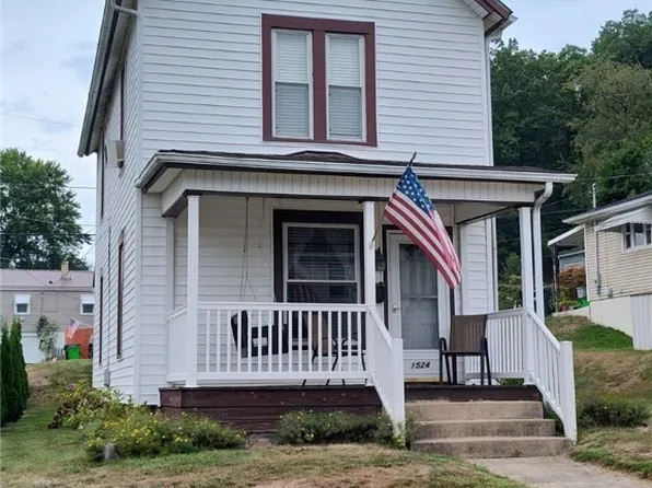 1524 Orchard St, Coshocton, OH 43812