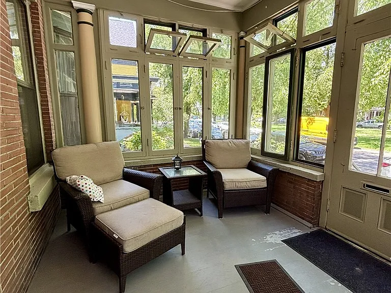 115 Bidwell Pkwy — Photo 2