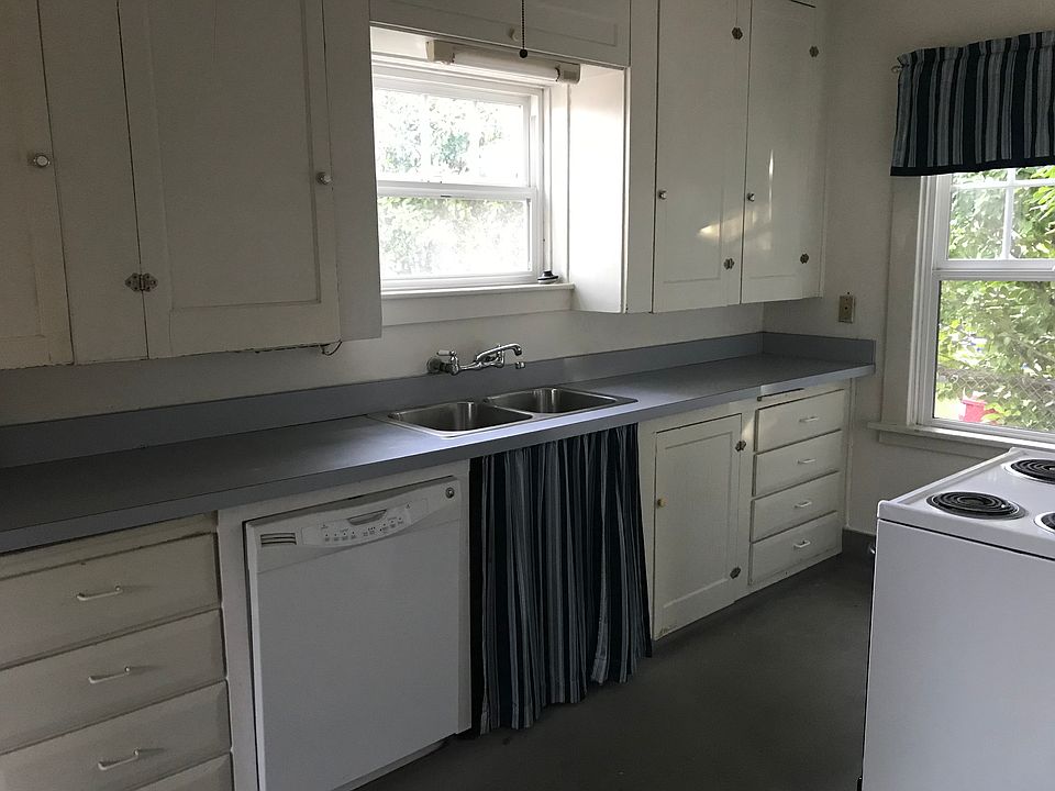 2nd image of 52738 NW 1st St