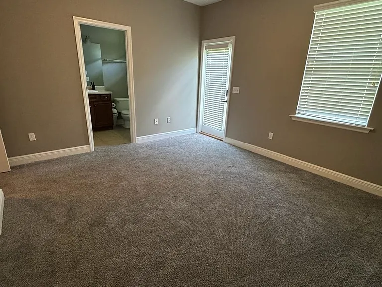 6207 Jordans Pass Dr — Photo 8