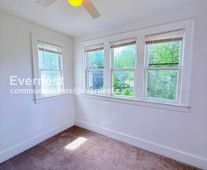 5236 S Clarendon St — Photo 20