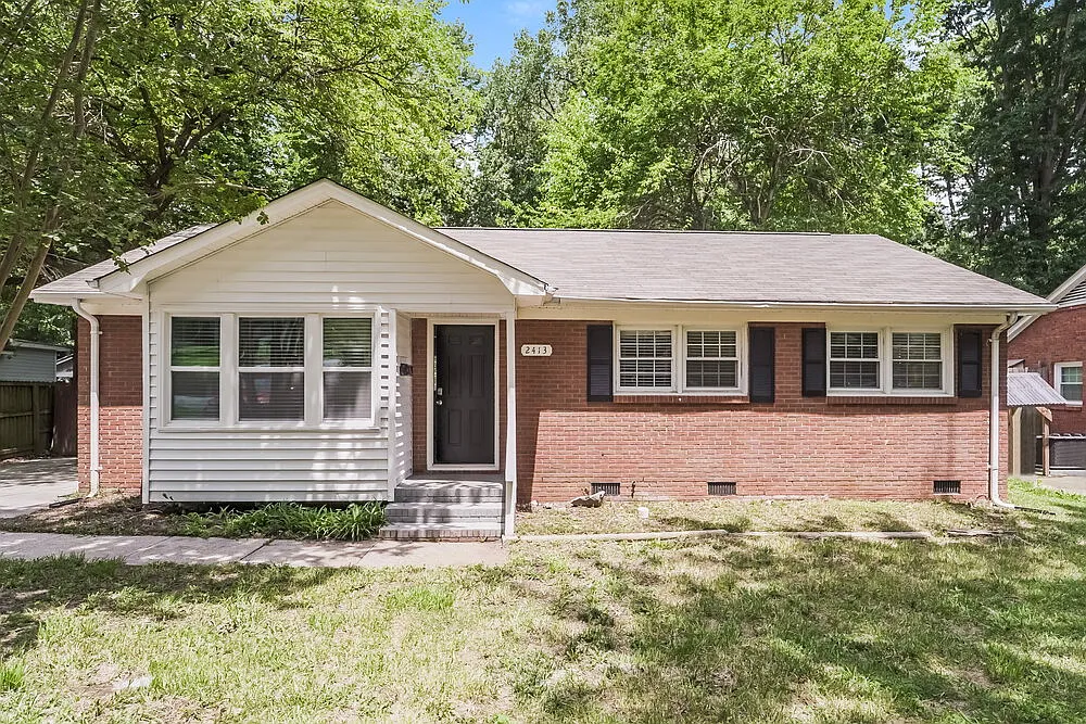 3 bed, 1.0 bath, 1170 sqft, $1,710 — Photo 1