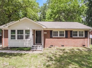 2413 Dora Dr, Charlotte, NC 28215
