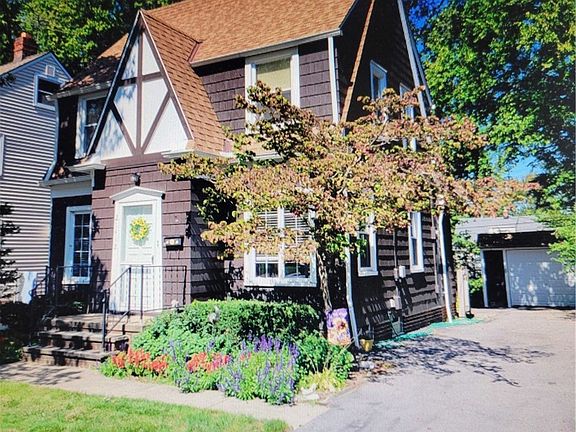 3rd image of 21412 Eastwood Ave