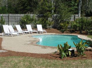 14 Myrtle Ln, Hilton Head Island, SC 29928