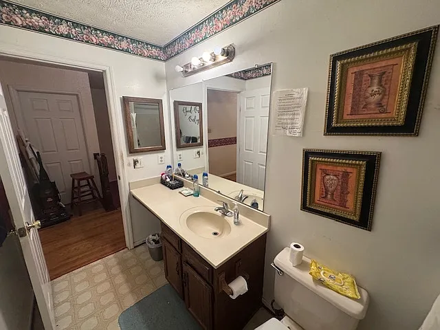 8310 Chestnut Farm Ln — Photo 21