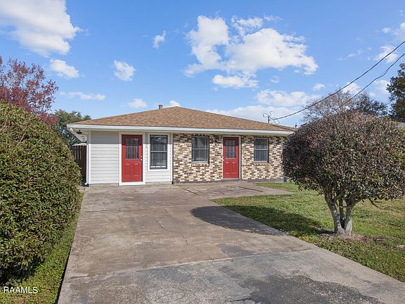 3rd image of 406 Bradford Dr