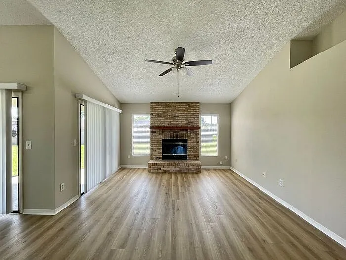505 Walnut Grove Pl — Photo 10