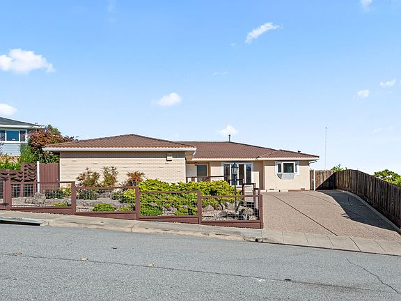 4th image of 2808 Las Piedras Dr